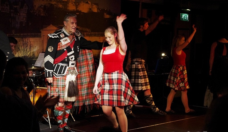 Новый год в Эдинбурге Old Town Ceilidh