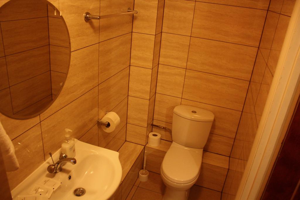 картинка Apollo Hotel London bathroom фото Apollo Hotel London bathroom