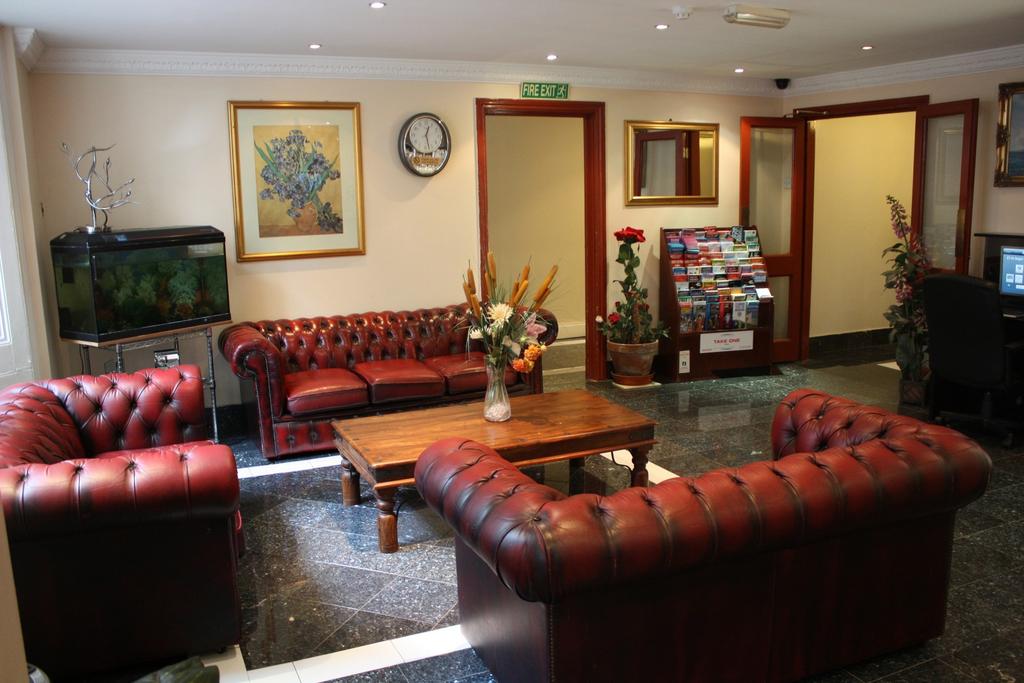 картинка Apollo Hotel London reception фото Apollo Hotel London reception