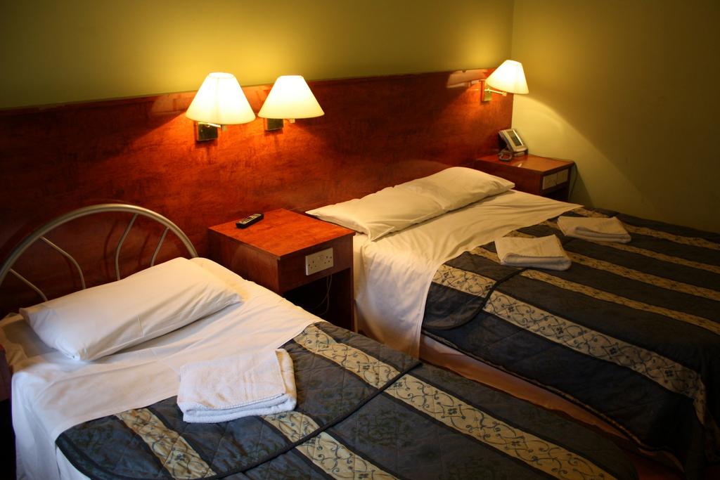 картинка Apollo Hotel London room фото Apollo Hotel London room