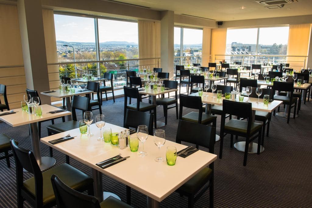 фото Holiday Inn Edinburgh restaurant картинка Holiday Inn Edinburgh restaurant