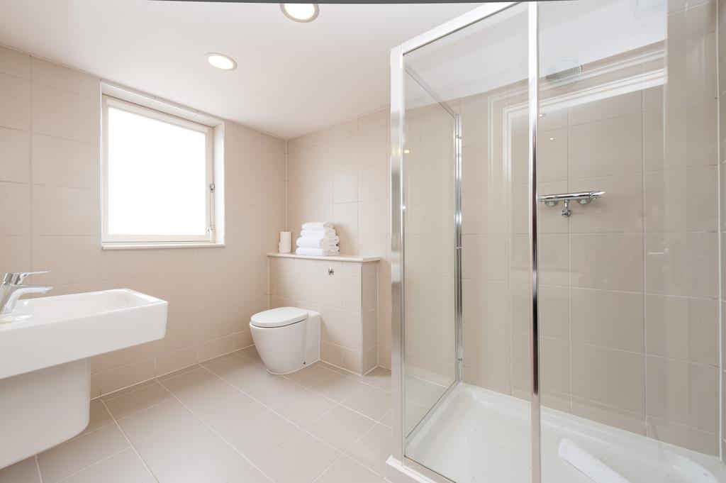 фото The Place Edinburgh bathroom картинка The Place Edinburgh bathroom